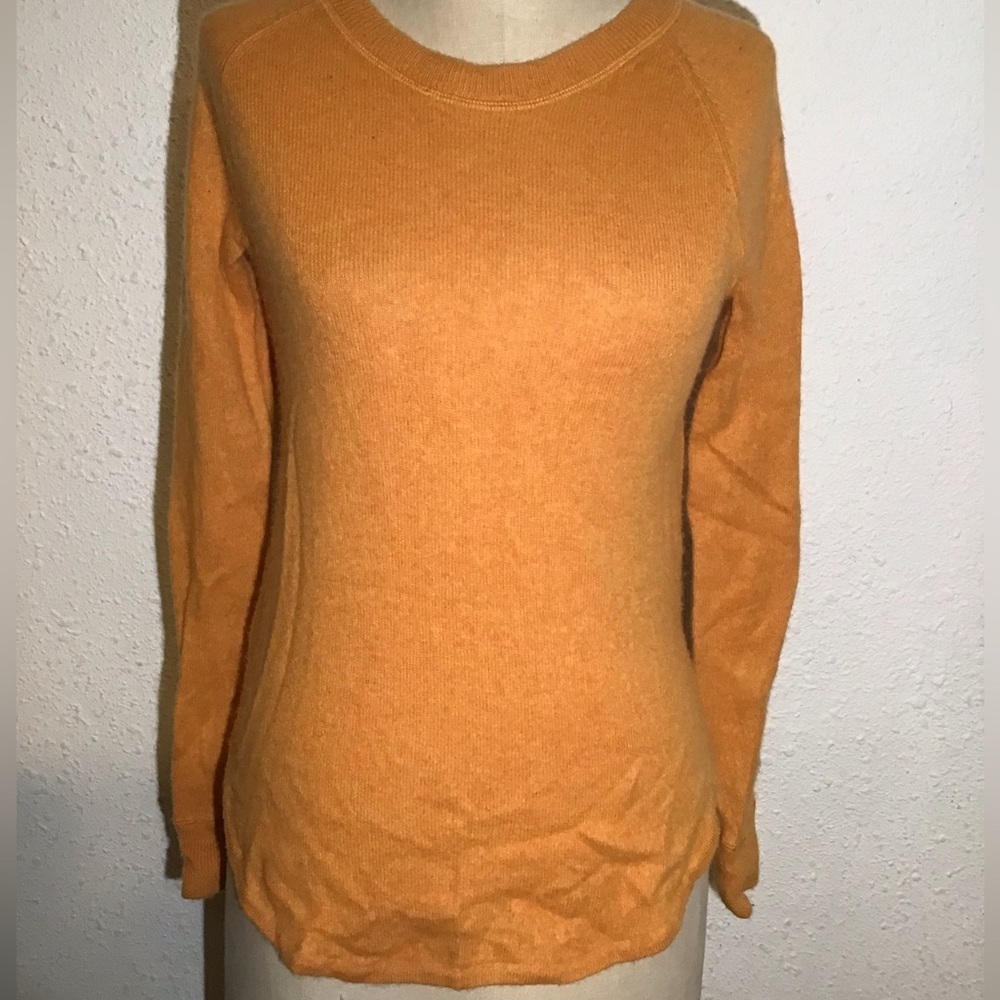 Premise mustard crew neck cashmere sweater size medium